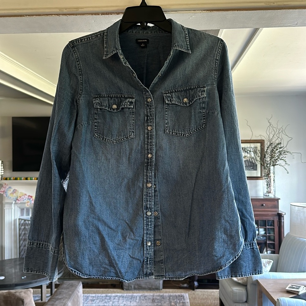 J Crew Denim Shirt with mother of pearl buttons: Size 8